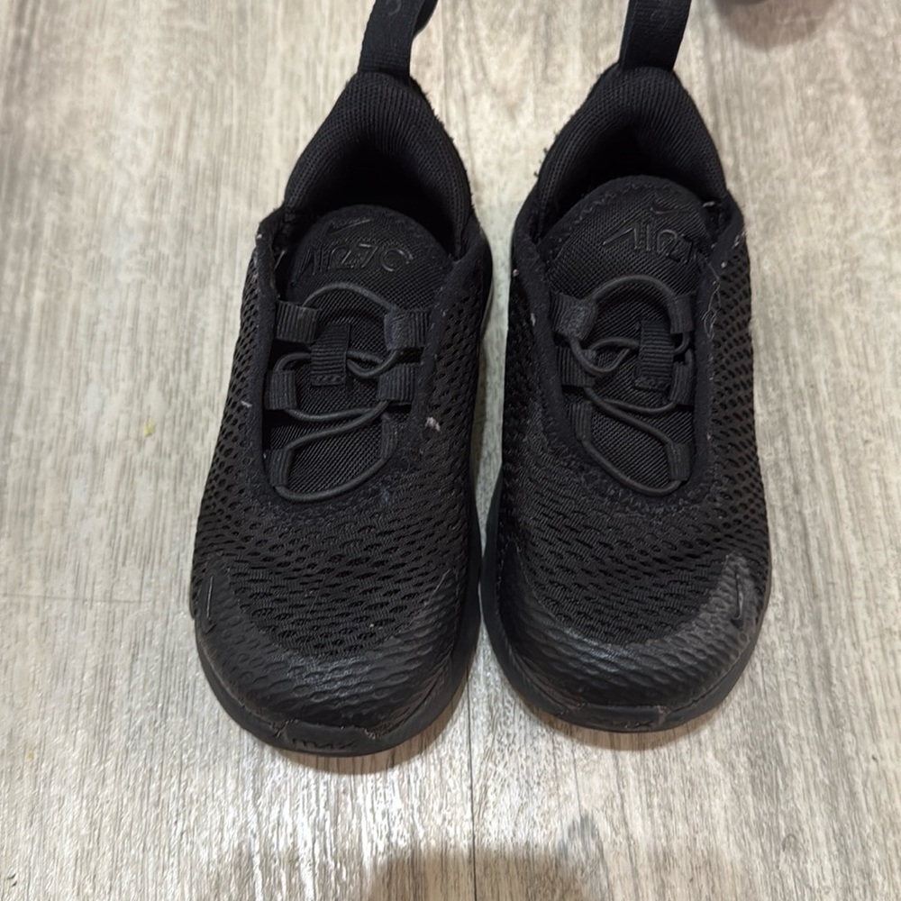Black Nike Air Max